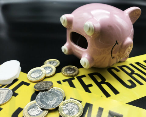 piggy bank crime - teenage bank heist