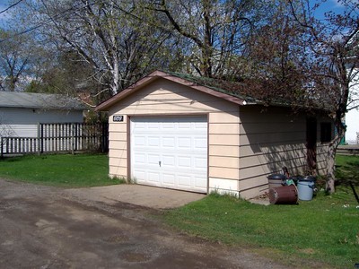 West Virginia man left child locked in garage